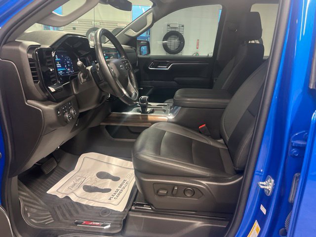 Used 2025 Chevrolet Silverado 1500 RST AWD/4WD image 17