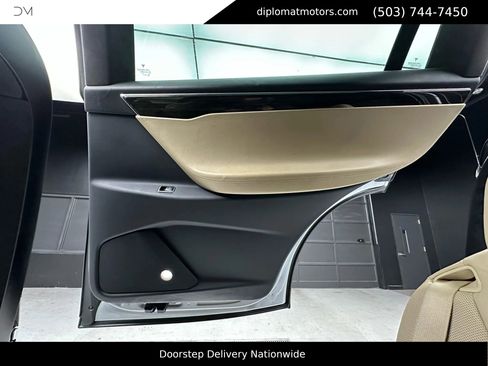 Used 2016 Tesla Model X 75D image 33