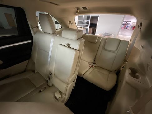 Used 2016 Toyota Highlander XLE image 23