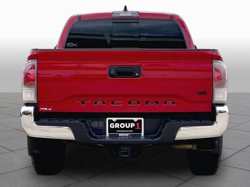 Used 2022 Toyota Tacoma TRD Off-Road AWD/4WD image 5