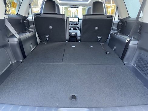 Used 2025 Toyota Grand Highlander AWD image 25