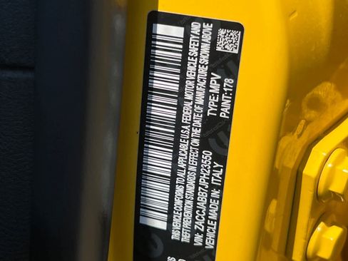 Used 2018 Jeep Renegade Latitude FWD image 33