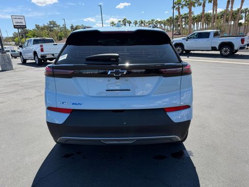 Used 2023 Chevrolet Bolt EUV LT w/ Convenience Package image 4