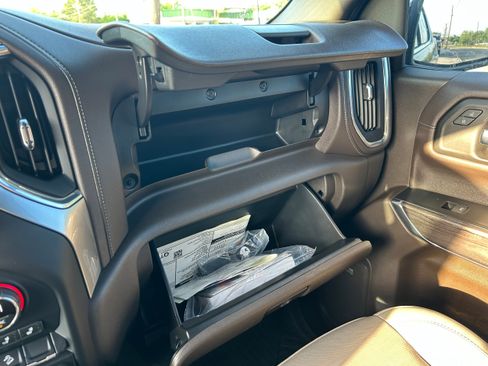 Used 2022 Chevrolet Silverado 1500 LTZ AWD/4WD image 31