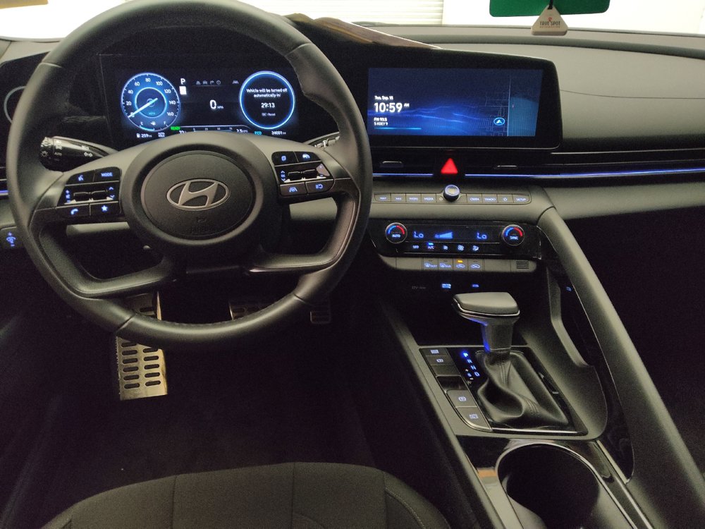 Used 2025 Hyundai Elantra SEL w/ Cargo Package FWD image 22