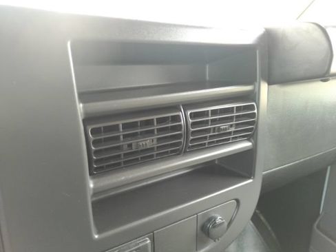 Used 2025 Chevrolet Express 3500 LT w/ LT Preferred Equipment Group RWD image 35