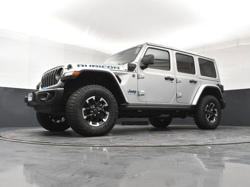 Used 2024 Jeep Wrangler Unlimited Rubicon 4xe image 15