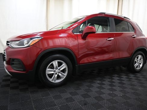 Used 2019 Chevrolet Trax LT w/ LT Convenience Package FWD image 5
