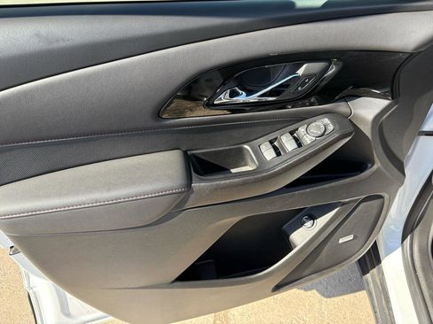 Used 2023 Chevrolet Traverse RS image 13