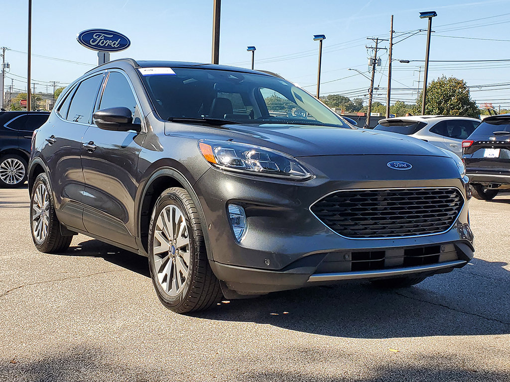Used 2020 Ford Escape Titanium w/ Titanium Premium Package 2.0 FWD image 3