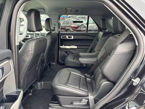 Used 2023 Ford Explorer XLT w/ Equipment Group 202A AWD/4WD image 13