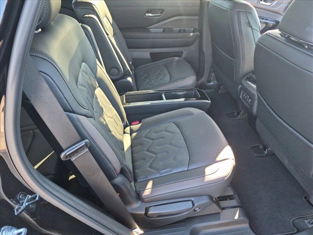 Used 2026 Nissan Pathfinder Platinum FWD image 20