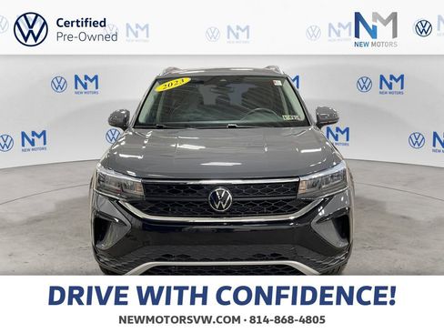 Used 2023 Volkswagen Taos SE w/ Panoramic Sunroof Package AWD/4WD image 8
