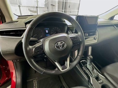 Certified 2023 Toyota Corolla Cross LE w/ Moonroof Package image 9