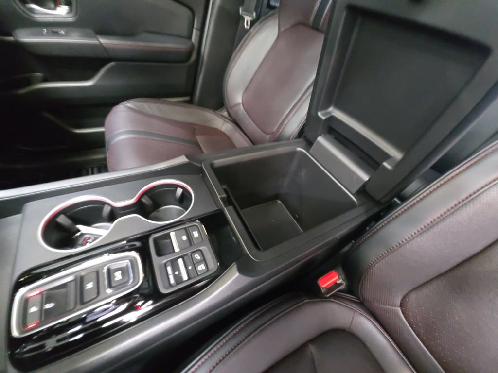 Used 2025 Honda Pilot Black Edition image 27