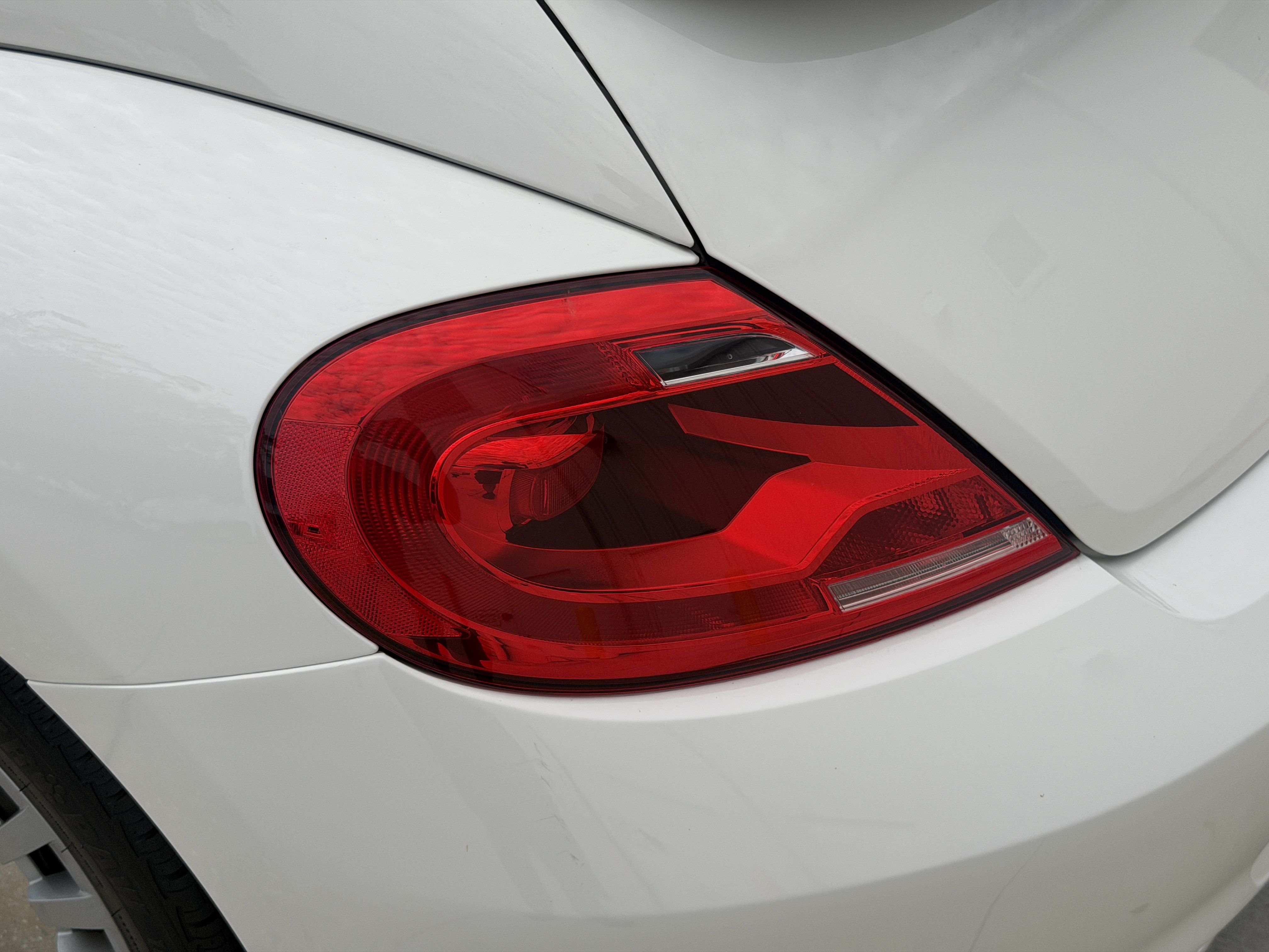 Used 2013 Volkswagen Beetle 2.5 FWD image 10