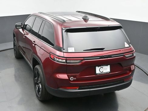 New 2025 Jeep Grand Cherokee Limited w/ Luxury Tech Group II image 41