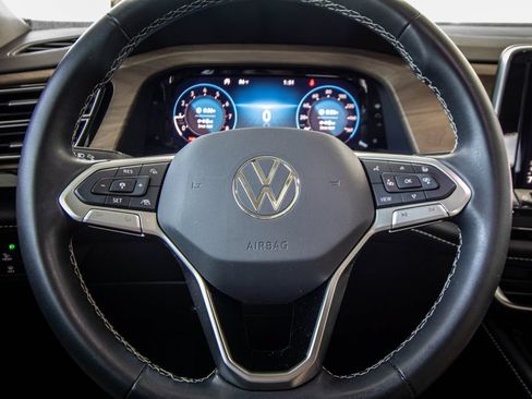 Certified 2024 Volkswagen Atlas SE FWD image 34