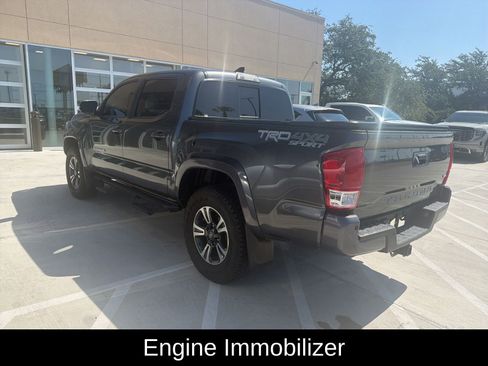 Used 2019 Toyota Tacoma TRD Sport AWD/4WD image 7