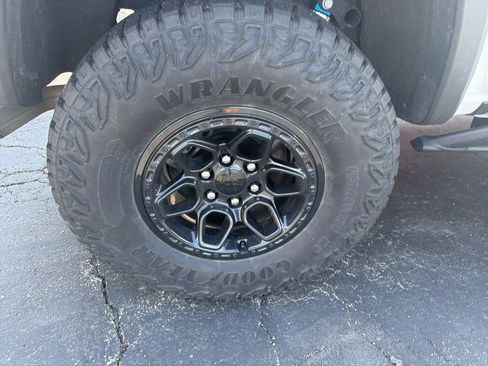 Used 2024 Chevrolet Colorado ZR2 w/ ZR2 Bison Edition AWD/4WD image 2