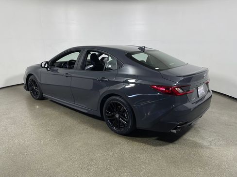 Used 2025 Toyota Camry SE FWD image 5