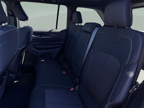 New 2025 Jeep Grand Cherokee Laredo w/ Luxury Tech Group I image 28