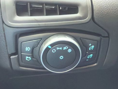 Used 2015 Ford Focus SE w/ SE Sport Package image 15