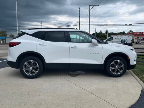 Used 2023 Chevrolet Blazer LT w/ Convenience Package FWD image 8