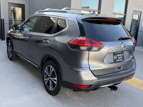 Used 2017 Nissan Rogue SL w/ SL Premium Package AWD/4WD image 9