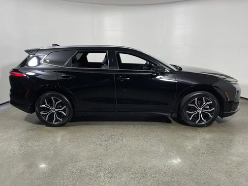 Certified 2025 Toyota Crown Signia AWD/4WD image 2