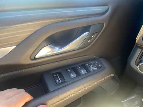 Used 2023 GMC Yukon XL Denali AWD/4WD image 15