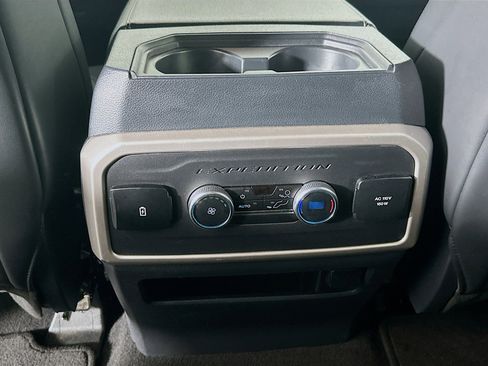 Used 2024 Ford Expedition Max XLT image 28