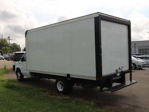 Used 2026 Ford E-350 and Econoline 350 Super Duty w/ Power Equipment Group RWD image 6