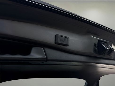 Used 2021 Toyota RAV4 XLE Premium image 26