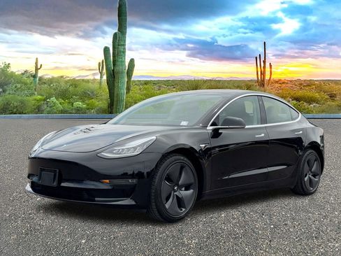 Used 2018 Tesla Model 3 Long Range image 2