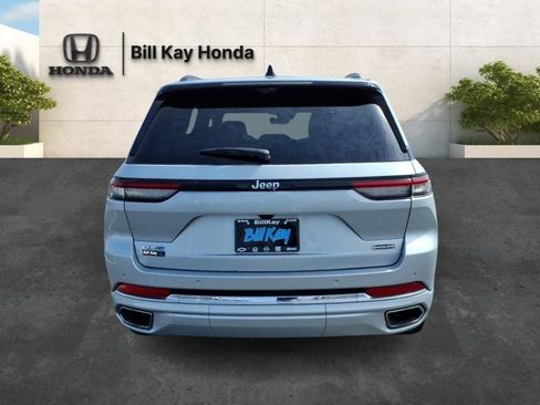 Used 2022 Jeep Grand Cherokee Overland w/ Luxury Tech Group IV image 4