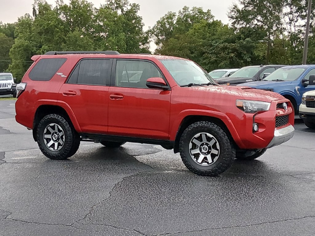 Used 2019 Toyota 4Runner TRD Off-Road AWD/4WD image 2