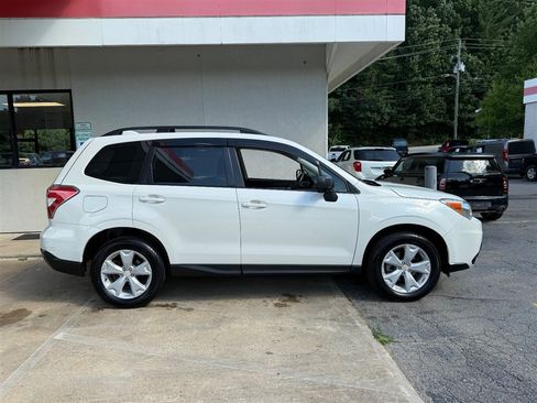 Used 2016 Subaru Forester 2.5i w/ Alloy Wheel Package AWD/4WD image 2