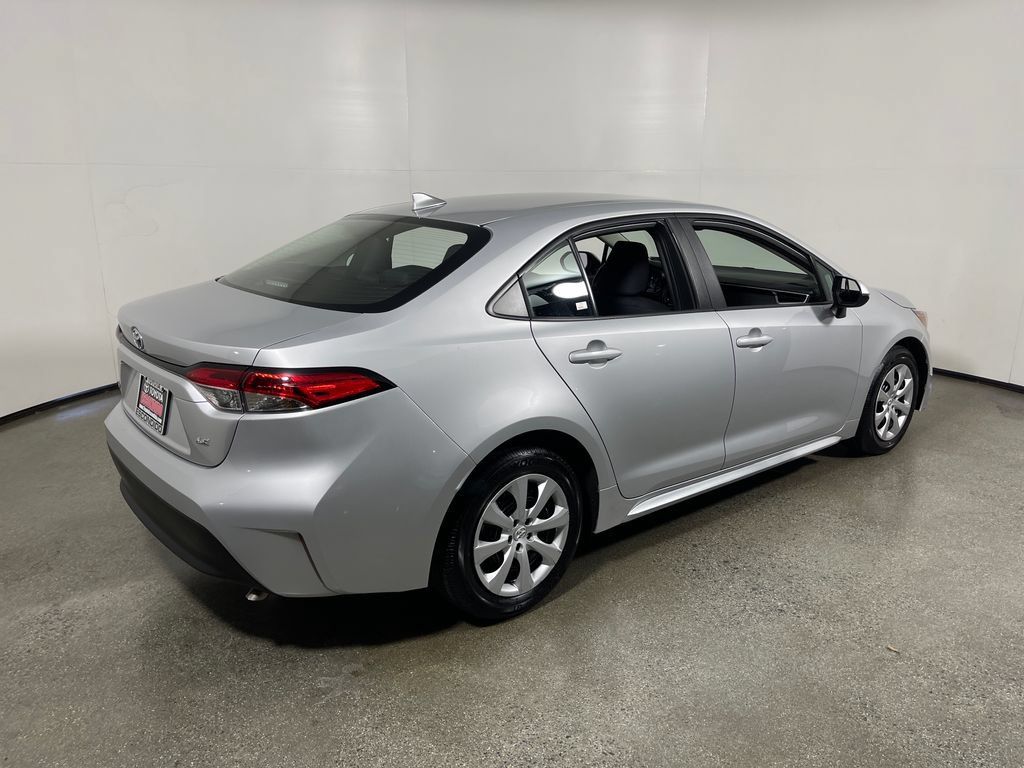 Used 2024 Toyota Corolla LE FWD image 3