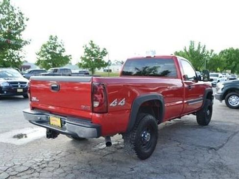 Used 2004 Chevrolet Silverado 2500 LS w/ Skid Plate Package AWD/4WD image 6
