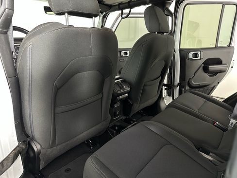 Used 2021 Jeep Gladiator Sport image 24