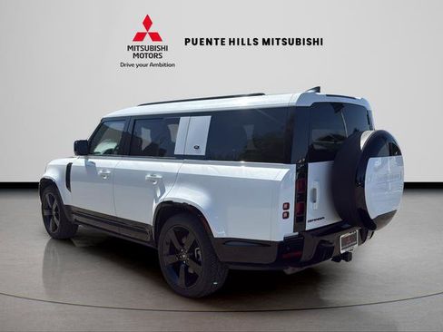 Used 2024 Land Rover Defender 130 X-Dynamic SE AWD/4WD image 7