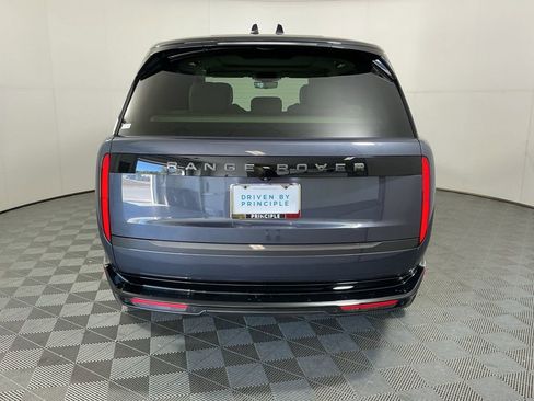 Used 2025 Land Rover Range Rover SE image 6