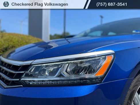 Used 2017 Volkswagen Passat 1.8T SEL Premium FWD image 12