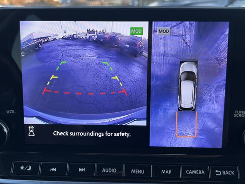 Used 2023 Nissan Rogue SL w/ SL Premium Package image 14