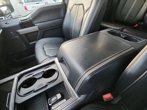 Used 2022 Ford F450 Platinum w/ FX4 Off-Road Package image 21