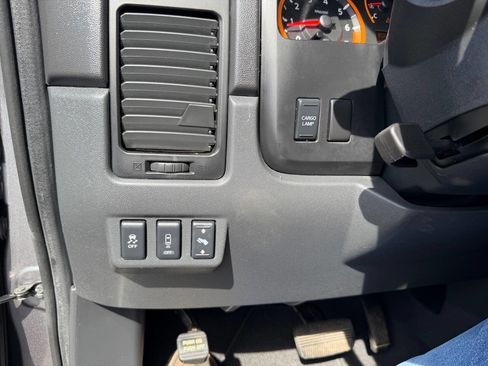 Used 2014 Nissan Titan SV image 15