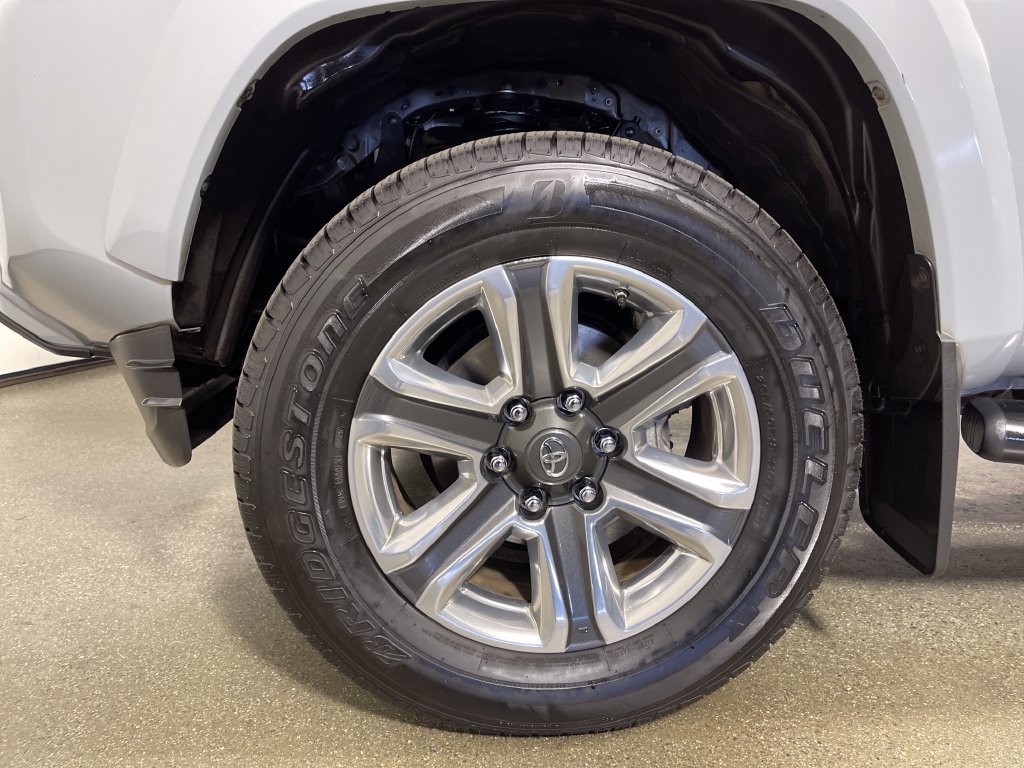 Used 2019 Toyota Tacoma SR5 RWD image 11