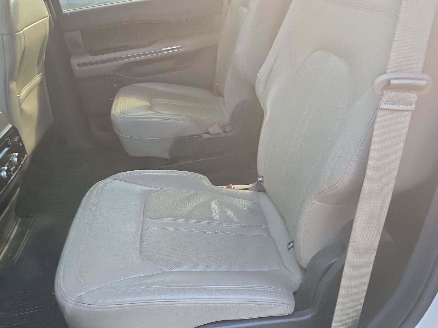 Used 2021 Ford Expedition Limited RWD image 6