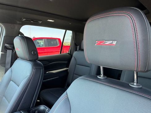 Used 2025 Chevrolet Traverse Z71 w/ Enhanced Driving Package AWD/4WD image 19